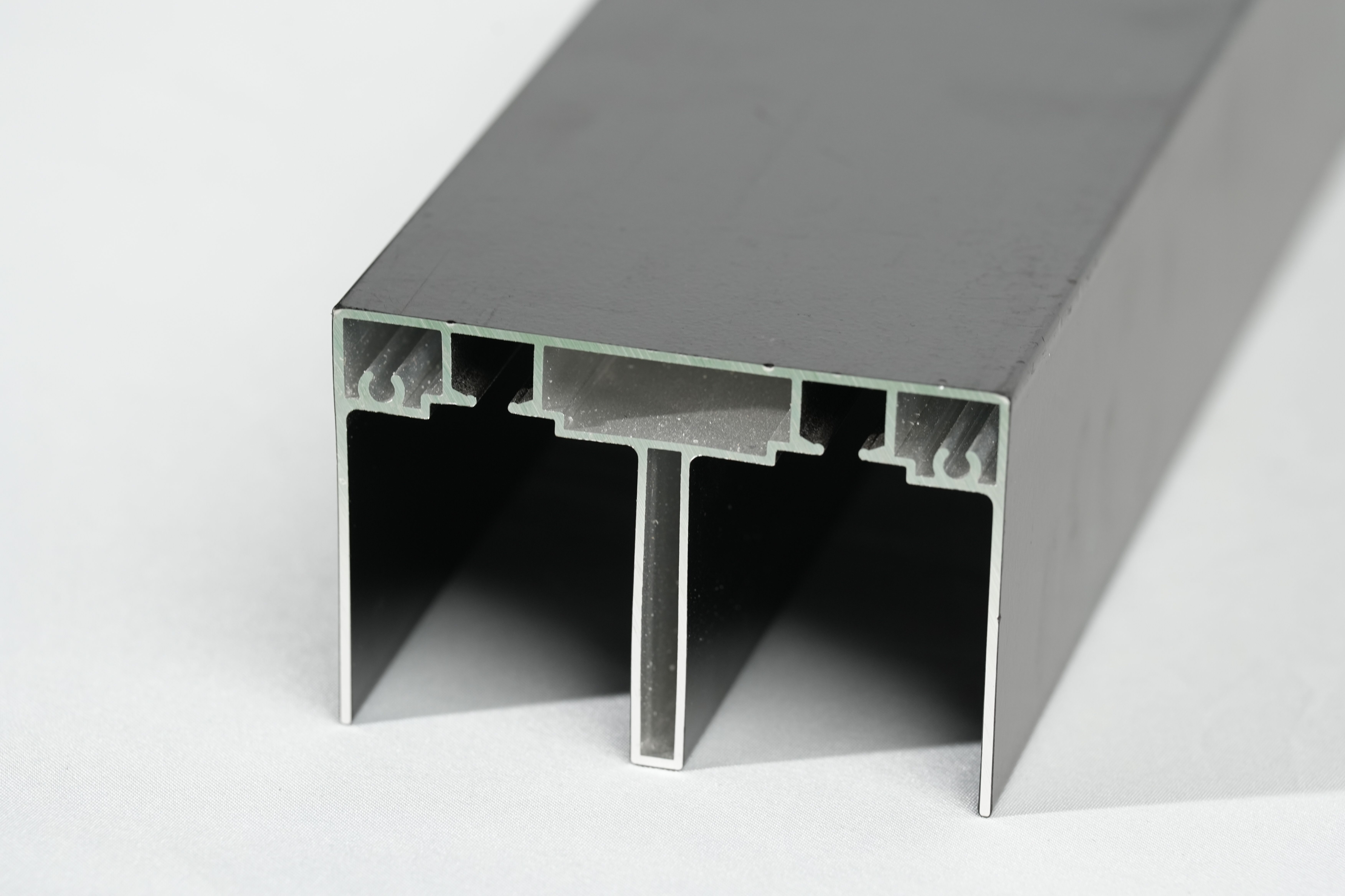 Hanging rail sliding door