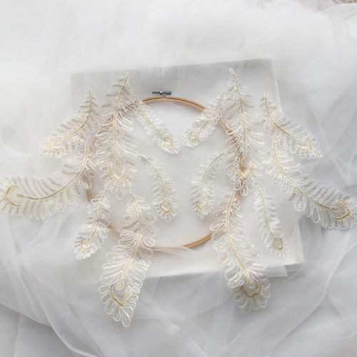 Leaf white Rope Embroidery lace flower Gold line