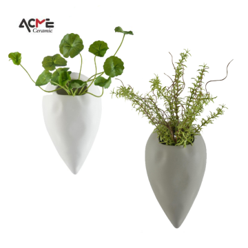 Boho Luxury Home Decor: handgefertigte getrocknete Blumenarrangements und Keramikvasen für den Landstil