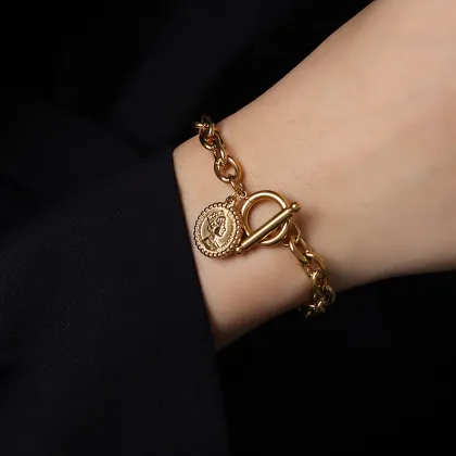 Wholesale Luxury Queen Elizabeth Head Coin OT Buckle Chain Bracelet in Titanium Steel for Women
