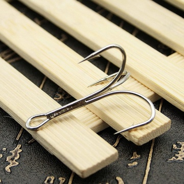 2024 High Quality Japan 5X Strong High Carbon Steel Triple Hooks for Saltwater Fishing