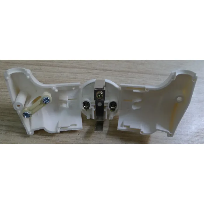 Заземленная вилка европейского стандарта (P8054)