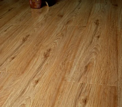 Glossy high quantity laminate wood flooring