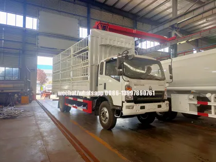 SINOTRUCK 4X4 AWD 6.8m Cargo Truck/Box Truck/Van Truck