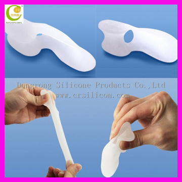 Moisture silicon gel toe separator to avoid clavus,corn and blister on feet