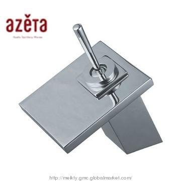 Fashion Deck Mounted Brass Basin Faucet