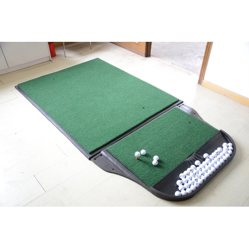 Tapete para golpear golf con bandeja para pelotas