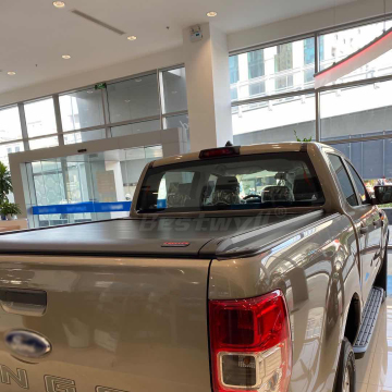 ฝาครอบรถบรรทุกไฟฟ้า: Bestwyll 4x4 อุปกรณ์เสริมอลูมิเนียมพับได้ลูกกลิ้งฝาปิดฝาปิดเตียงสำหรับ Mazda BT50 2021 E-K38