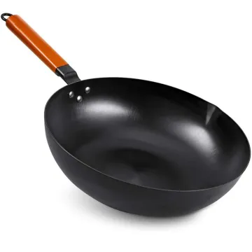 Wholesale 12.5-inch No Chemical Stir Fry Pan Wok With  Wooden Handle hand hammered wok