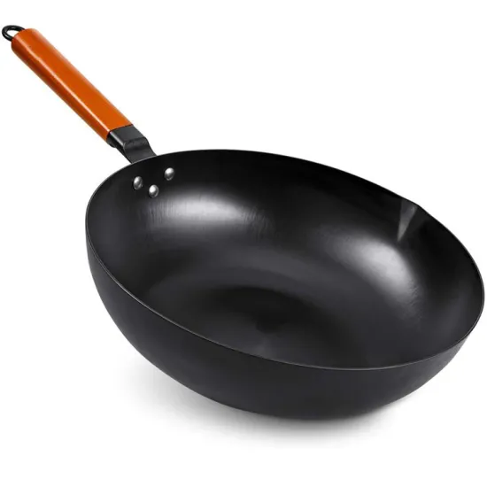 Wholesale 12.5-inch No Chemical Stir Fry Pan Wok With  Wooden Handle hand hammered wok