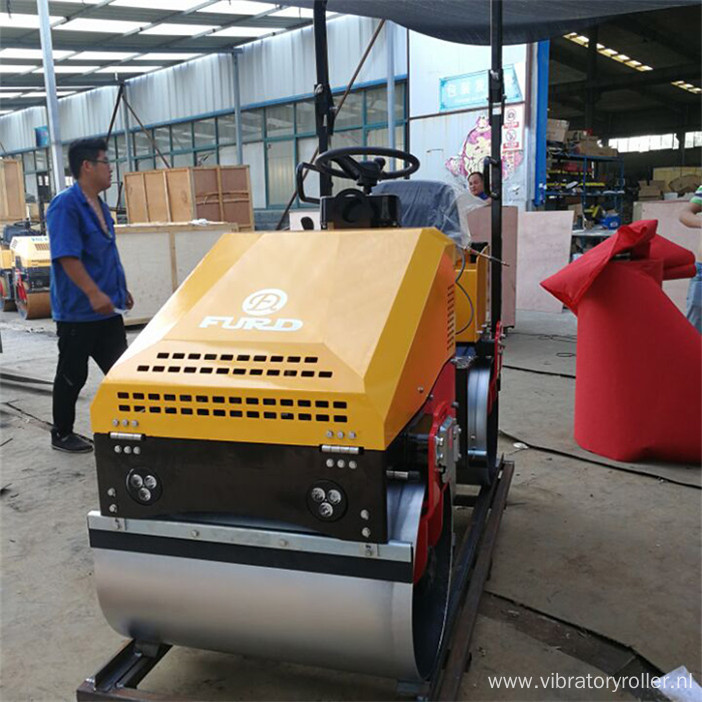 Diesel 1 Ton Compactor Asphalt Roller With CVT