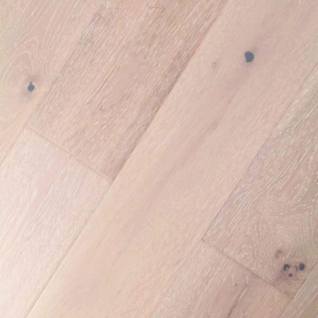 Couleur légère avec plancher de bois franc en chêne brossé Oak