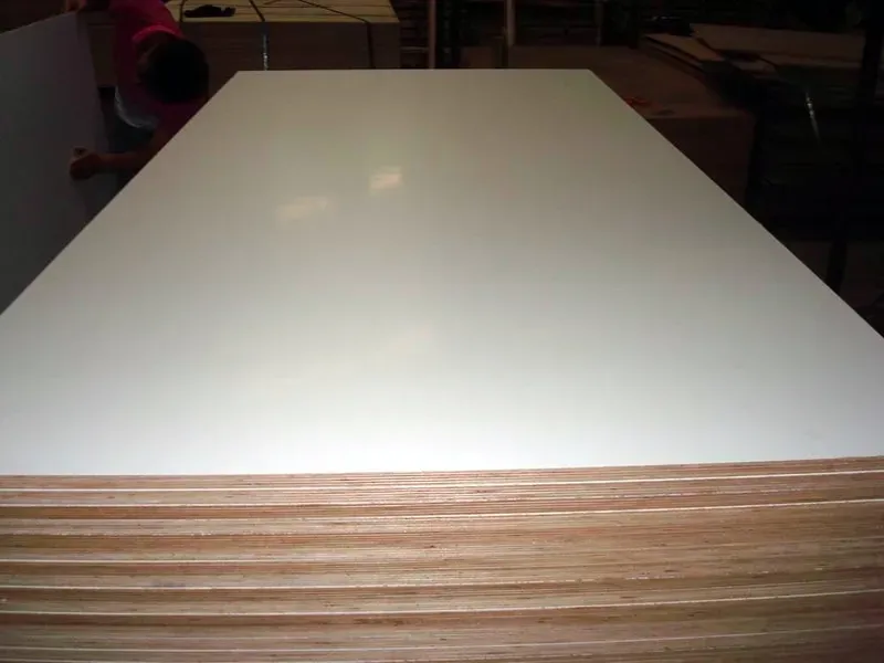 White Melamine Overlay Laminate Faced Plywood
