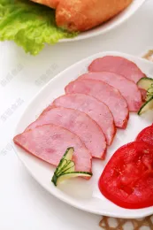 Ready-to-eat canned pineapple-grilled meat