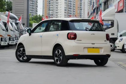 JAC Yiwei 3: New Energy Electric Vehicles with 5 Seats and Affordable Prices