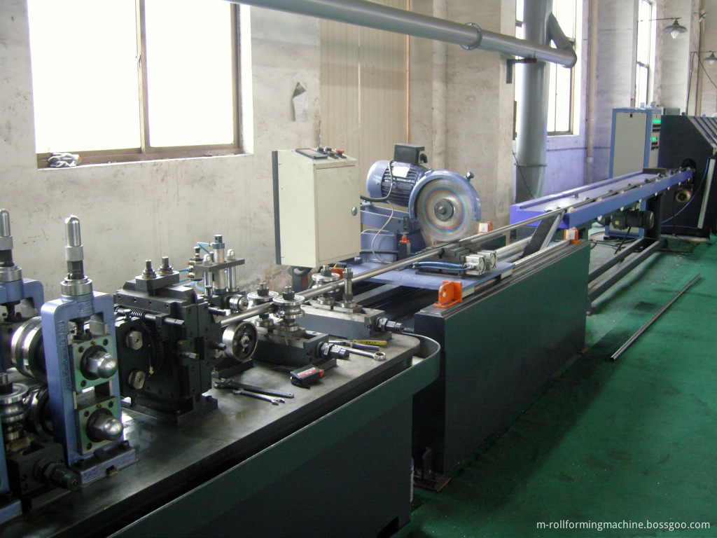 machines to make stainless pipe tubes