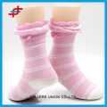 2015 couleur rose mignon Stripe modèle anti-dérapant chaussettes pour jeunes filles