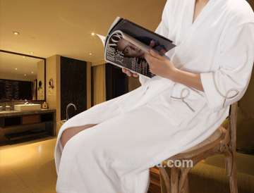 Best selling comfortable white terry towel bathrobe for hotels