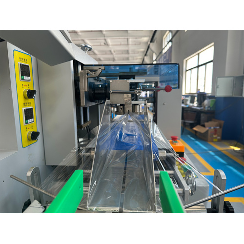 स्वचालित तकिया पैकिंग मशीन