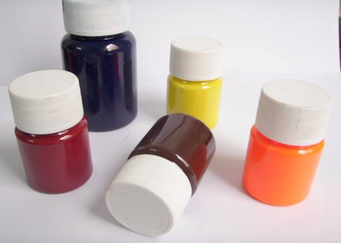 Dióxido de sílice para fibra de papel con colorante a base de agua
