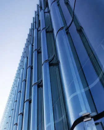 Fluorocarbon powder coating for aluminum veneer