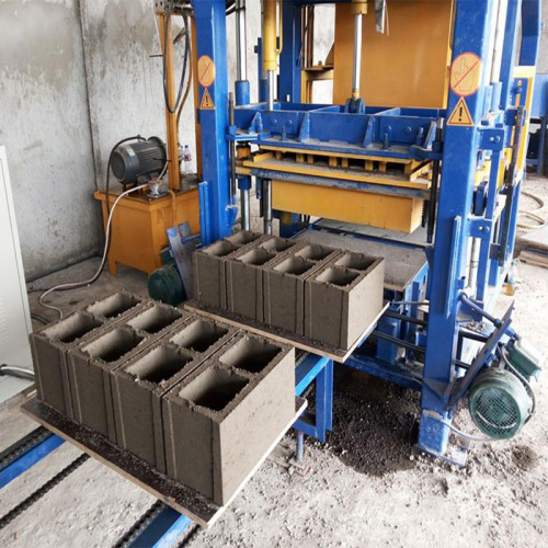 Duitsland Semi Automatische Concrete Cement Brick Making Machine