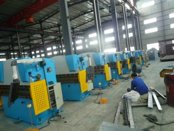 WC67Y-40X2000 hydraulic metal plate press brake