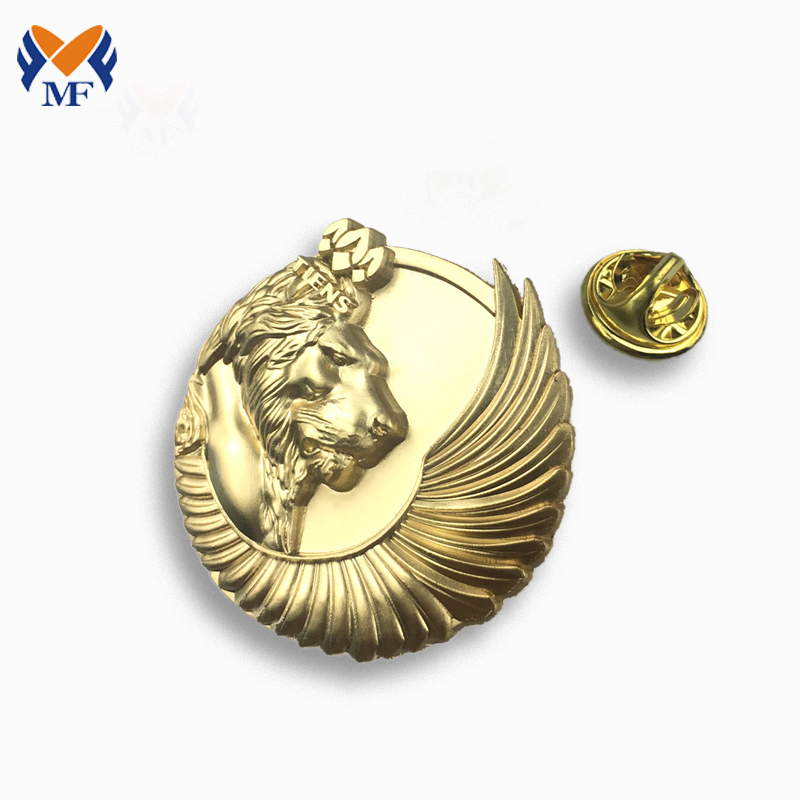 Top Grade Button Gold Round Pin Badges Design