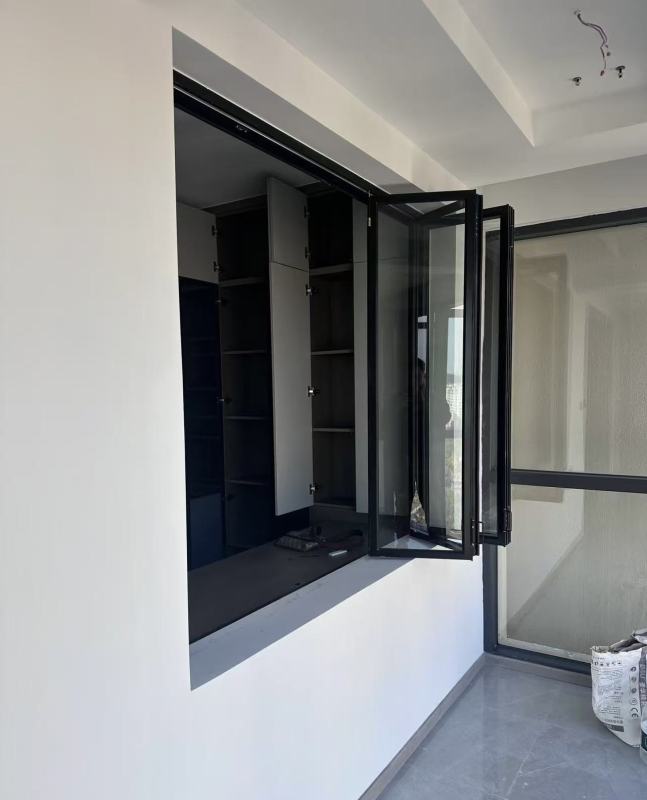 Innovative Folding Window Features for Energy Efficiency