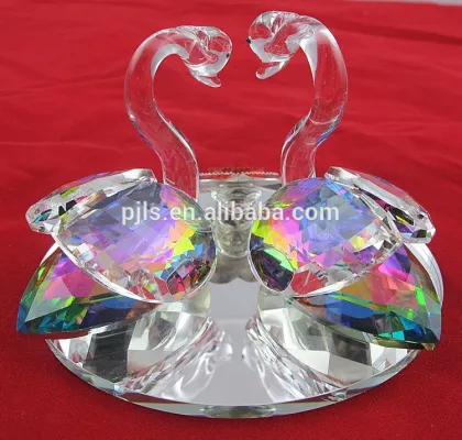 wedding decorations ,wedding gifts ,glass swan ,glass figurines