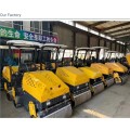 Smooth wheel vibratory roller