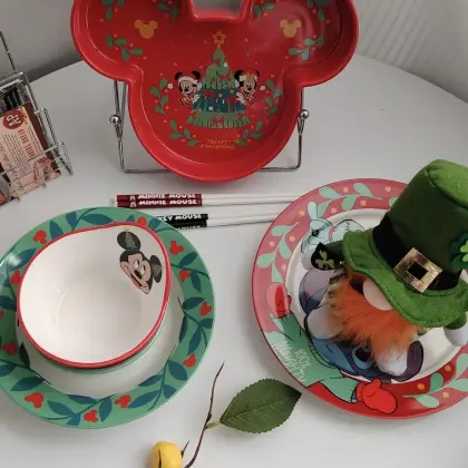 Stylish Anime-Themed Dinnerware Collection