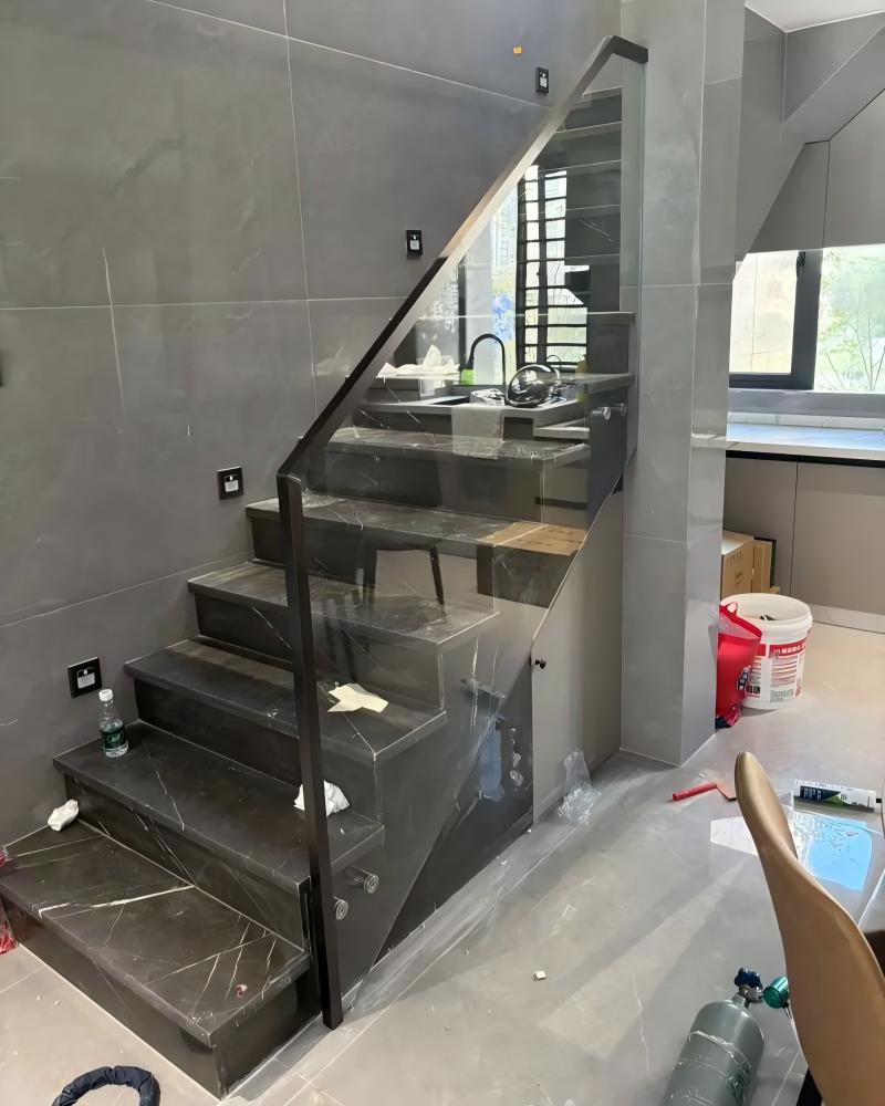 Balustrade safety coated laminated glass (2)