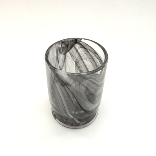 beliebter grauer Glasbecher für Wasser