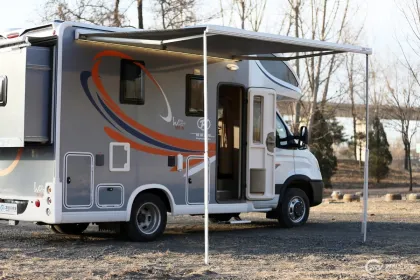 Manual Control Vinyl Awning for RV Caravan Motorhome