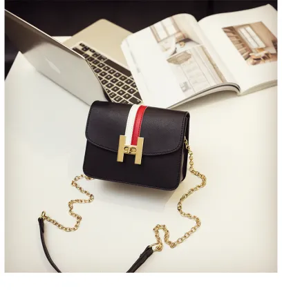 Small square chain bag with single shoulder bag