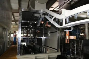 Aluminum utensil oxidation production line
