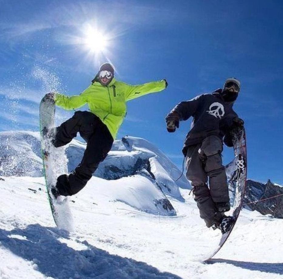 Extreme sport activities. Экстремальный отдых зимой. Серф-скиинг зимний. ФИНМА одежды для экстремальных видов спорта a. Ski Stunt 3.