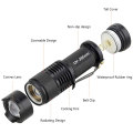 Portable Zoomable LED UV Torch Light med klipp