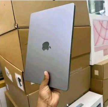 Apple MacBook Pro MNWE3LL/A (Early 2023) 16.2" Laptop wholesale price $399