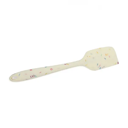 High-Quality Silicone Scraper and Baking Tools for Pastry Making