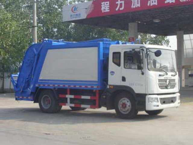 Dongfeng 4X2 8CBM Compress شاحنة لجمع القمامة