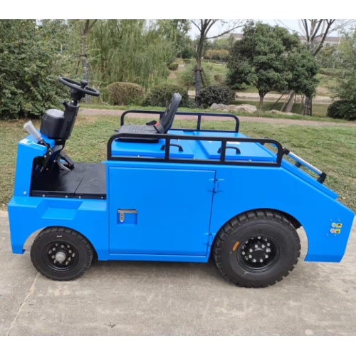 Four Wheels Electric Tow Tractor