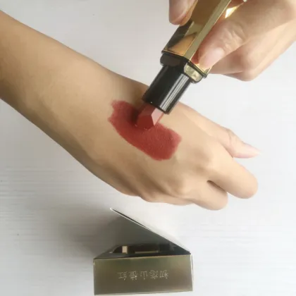 Lipstick with glitter Charming