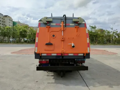 Electric Dongfeng Sanitation Truck EQ5040TSLBEVS