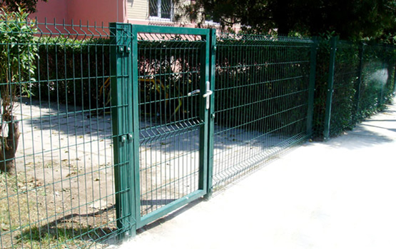 wire mesh garden gate