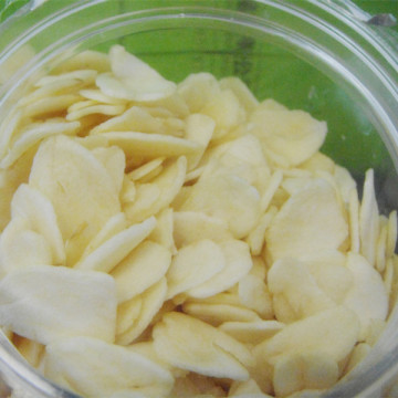 Chinese low temperature fried garlic flakes