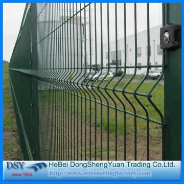 Hot sale Powder Or PVC Coated Galvanized Welded Wire Mesh Fence / Curved welded wire mesh fence