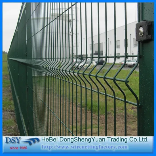 Hot sale Powder Or PVC Coated Galvanized Welded Wire Mesh Fence / Curved welded wire mesh fence