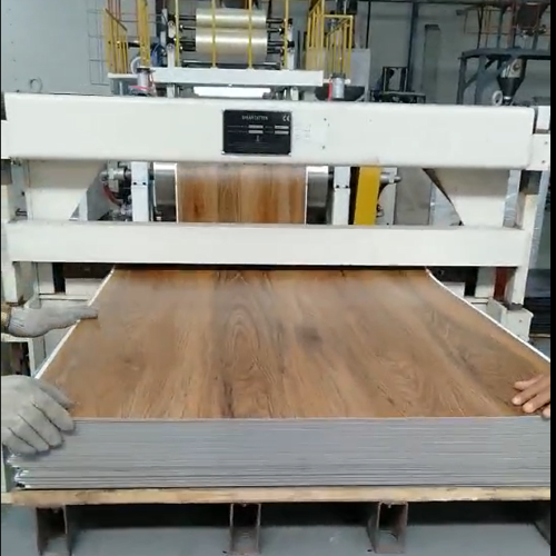 Máquina de extrusión de pisos LVT de baldosas de vinilo de lujo